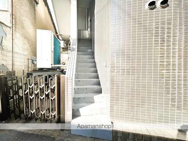 國廣ビルの玄関写真