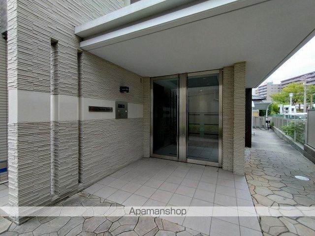 ALICE GARDEN ESAKAの玄関写真