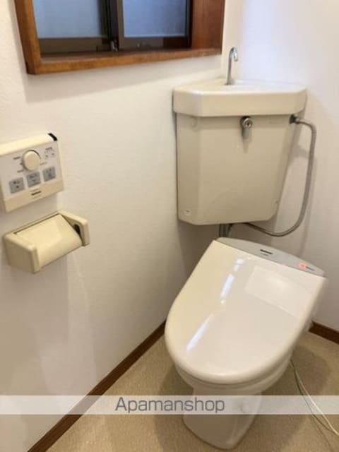 桜上水戸建[2LDK/67.45m2]のトイレ