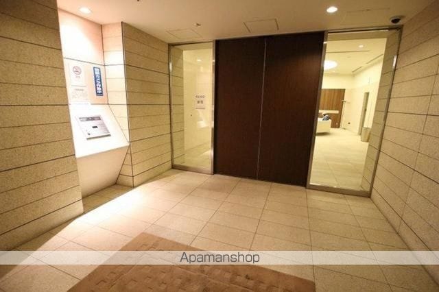 ステーションガーデンタワーの玄関写真