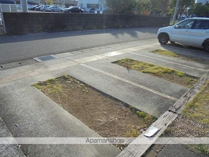 リヴェール北御座　Ｂ棟[1LDK/45.04m2]の駐車場