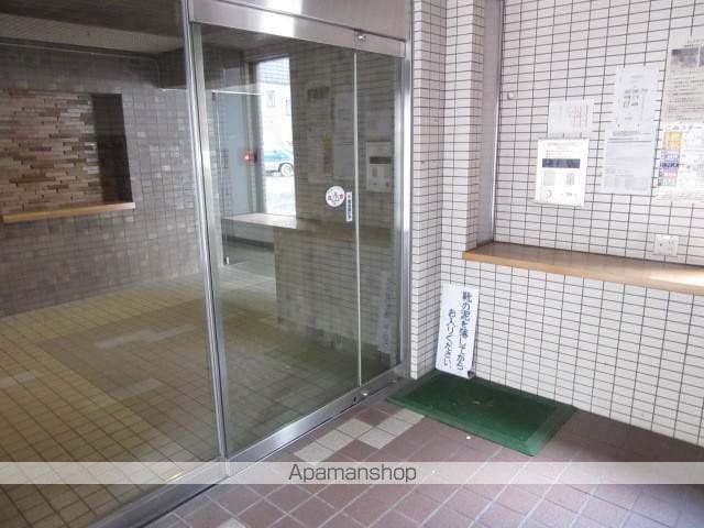 ティアラパレス北大前の玄関写真