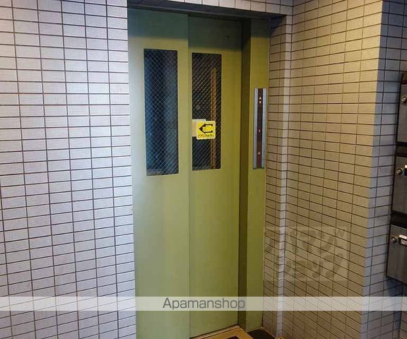 レトロマンションIVの外観写真
