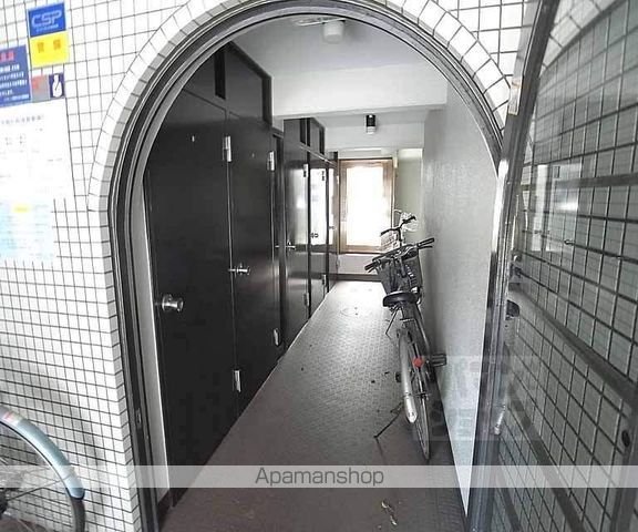 リバティー河原町今出川の玄関写真