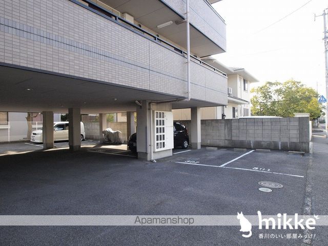 グランツ屋島IIIの外観写真
