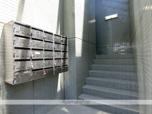 コーポラス新橋の玄関写真