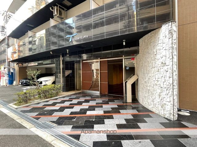 セレニテ上町台の玄関写真