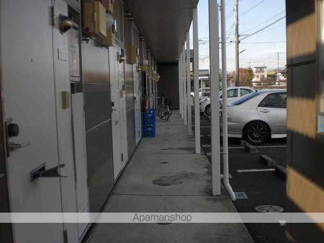 レオパレススマイルの玄関写真