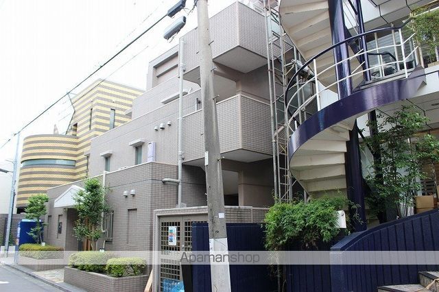 カスタリア千駄ヶ谷の外観写真