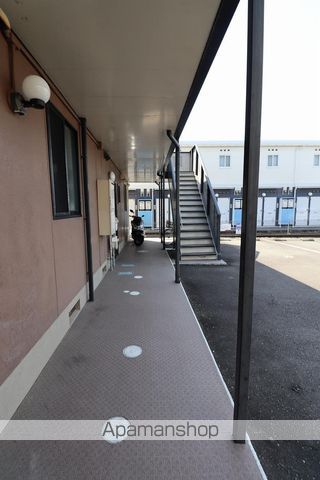 フレグランス本市場ABの玄関写真