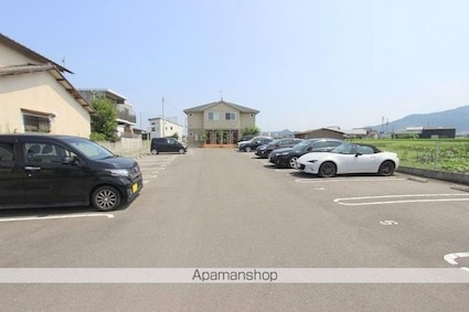 御所アリビオ[1LDK/40.44m2]の駐車場