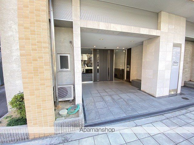 アーデン上本町の玄関写真