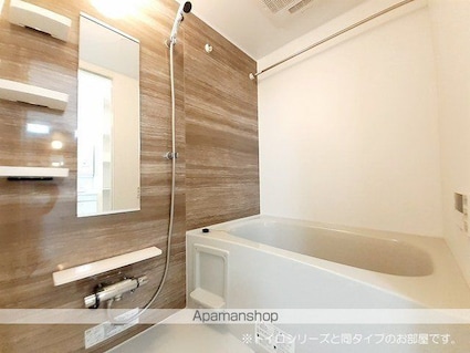 ラ・シモーヌ・メゾン　ＭＨ[1LDK/33.49m2]のバス