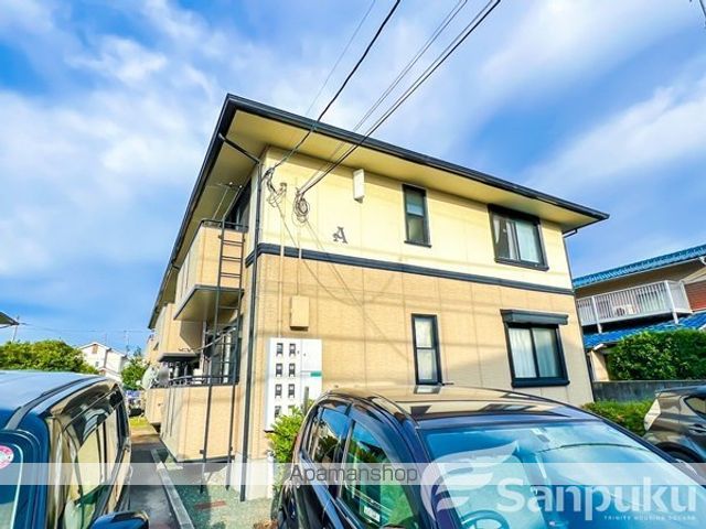 ハイカムール鴨川 A棟の外観写真