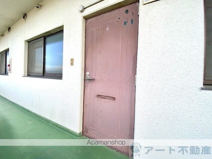 緑風館中央[2LDK/61.6m2]のエントランス1