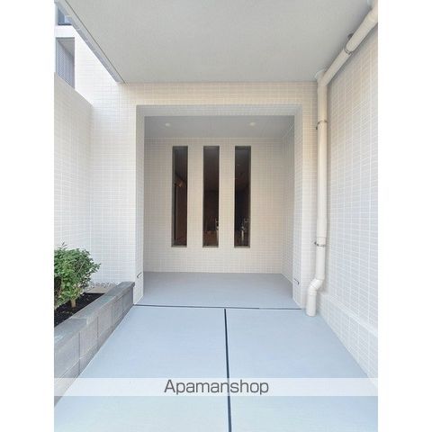 コンポジット代々木の玄関写真
