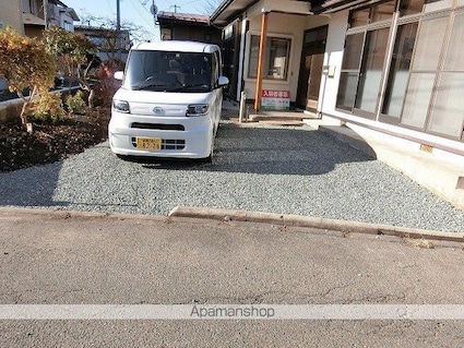 中屋敷町平屋[4DK/91.8m2]の駐車場