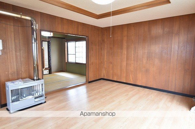 札幌市北区 2階建 築44年の内装写真