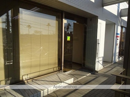 シーサイドビル[事務所/59m2]のエントランス1