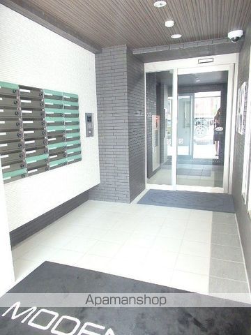 MODENA円山の玄関写真