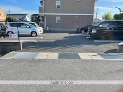 ヴィラ　アンソレイエⅢ[2DK/44.82m2]の駐車場3