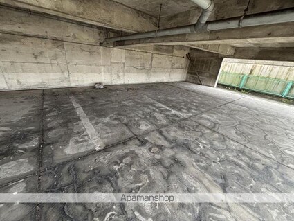 香川県高松市国分寺町新居[6DK/145.4m2]の駐車場