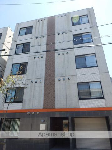 カレラ月寒中央の外観写真