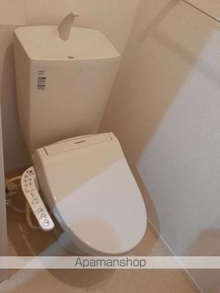 ローレル[2LDK/57.63m2]のトイレ