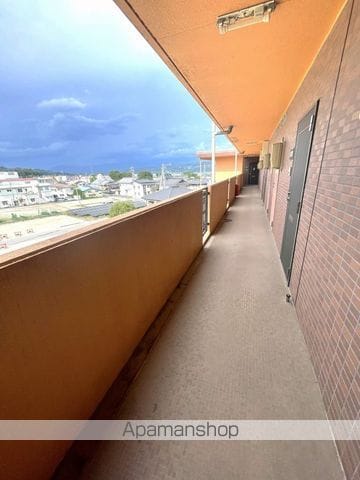 マンション麻績の外観写真