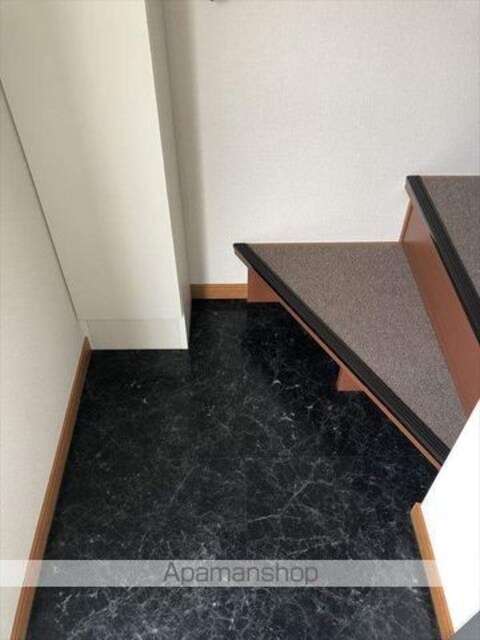 レオパレス北出島[1K/26.08m2]の玄関