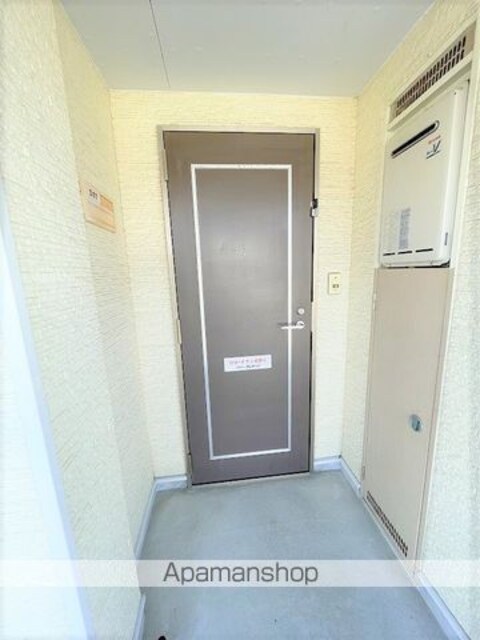 Ｓｕｒｐｌｕｓ　ＴｗｏアクアマリンＫＯＳＨＩＢＡ[2DK/45.5m2]のエントランス3