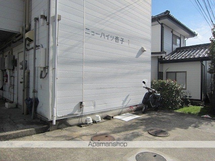 ニューハイツ杏子[1R/18m2]の駐車場