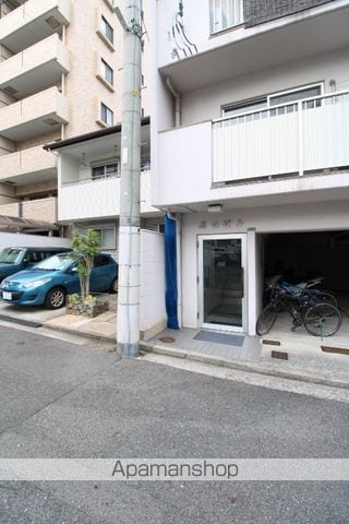 保田ビルの玄関写真