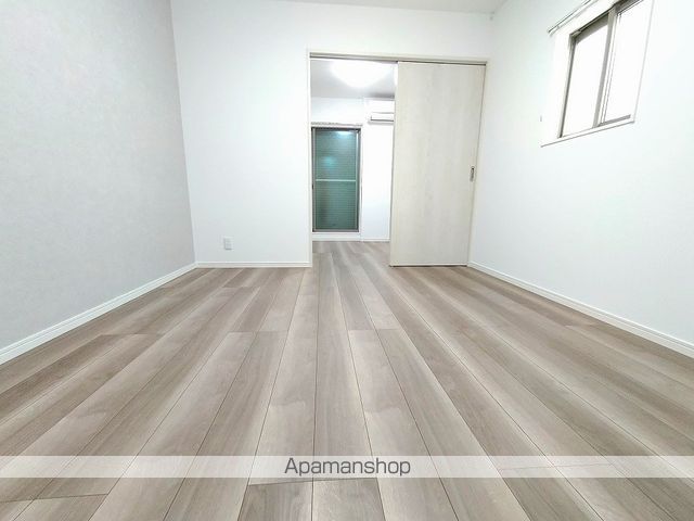 クレセントESAKAの内装写真