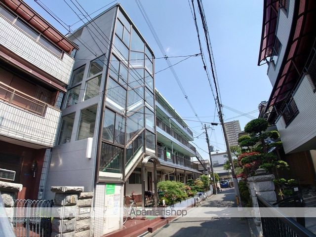 岡野マンションの外観写真