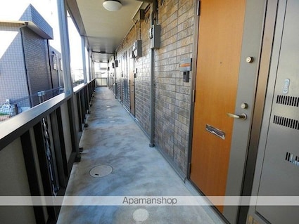 ロイヤルコート[1K/29.9m2]の外観3