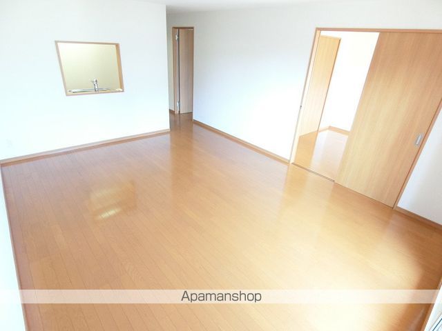 ロイヤルガーデン学園通りIIの内装写真