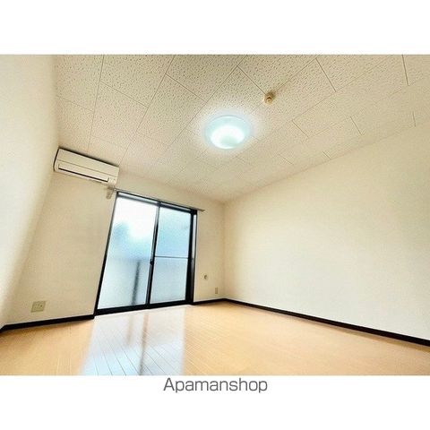 アンプルールクラージュエトッフの内装写真