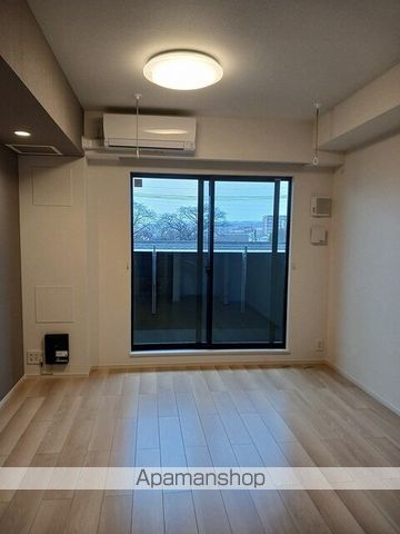 青梅線 小作駅 徒歩12分 3階建 築2年の内装写真
