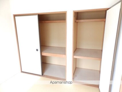 ヴィスタ桑田　Ｉ棟[2LDK/50.39m2]の収納