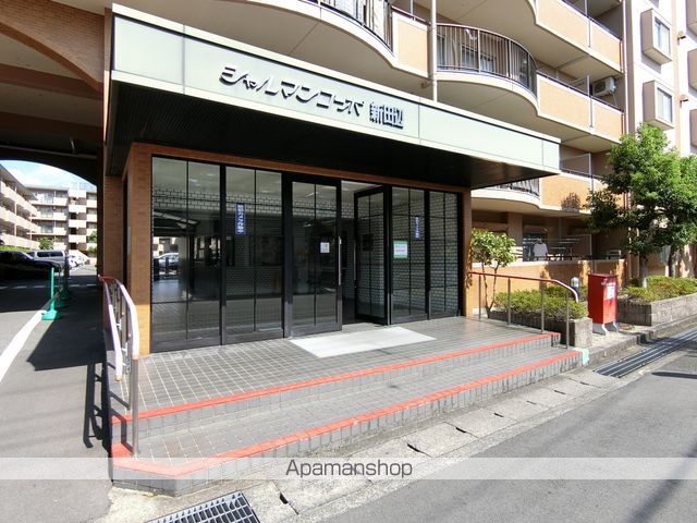 シャルマンコーポ新田辺の玄関写真