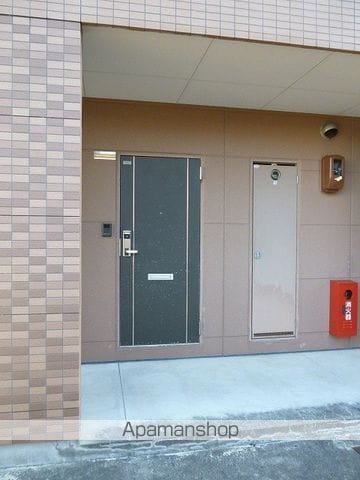 サンクレストI番館の玄関写真