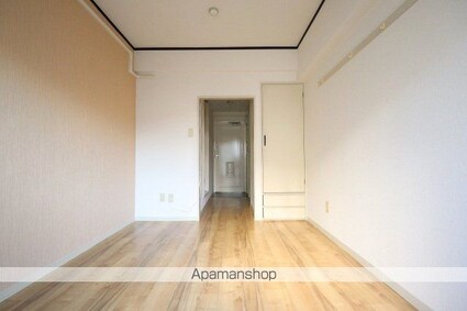 柴崎皆実町ビル[1R/15.6m2]のリビング・居間