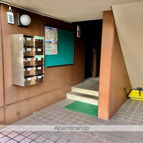 メゾン中央の玄関写真