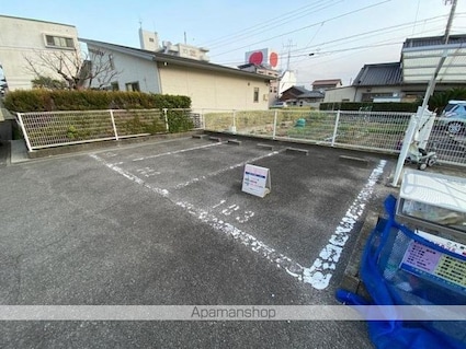 エクセル・コート[2LDK/52.17m2]の駐車場