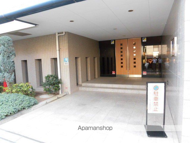 ヴァンテアンライフ高円寺壱番館の玄関写真