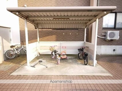 アヴニール池田[2LDK/66.05m2]の共用部1