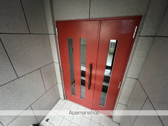 ジュワヴニールの玄関写真