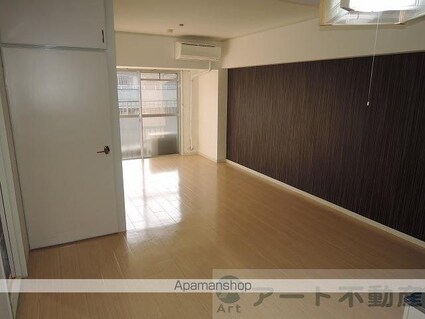 ロイヤルアネックス福音寺[2LDK/53.46m2]のリビング・居間