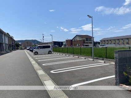 キキョウＫ．ＴツバキＫ．Ｔ　ツバキＫ．Ｔ[1LDK/45.5m2]の駐車場